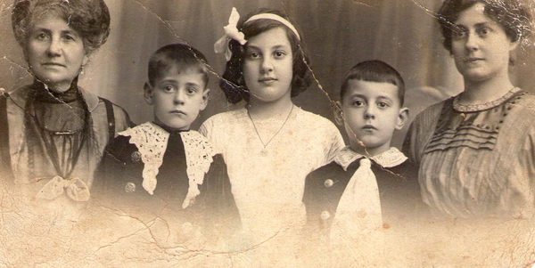 D. Amlia Muller de Albuquerque y Castro (1847-1921) e os netos, filhos de Antnio Muller Belard, c. 1915?